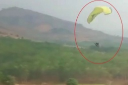 Tin tức trong ngày - Một phi công tử vong khi nhảy dù lượn