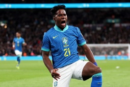 Bóng đá - SAO 17 tuổi "xé lưới" ĐT Anh ghi danh lịch sử, sắp đến Real giá 45 triệu euro