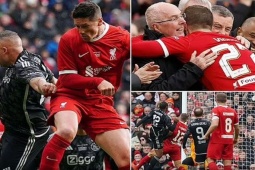 Bóng đá - Gerrard - Torres tái xuất cùng dàn huyền thoại Liverpool, "El Nino" ghi bàn hoàn tất ngược dòng