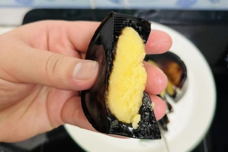 Bánh thạch đen nhân đậu xanh đang "hot" rần rần không ngờ dễ làm đến...