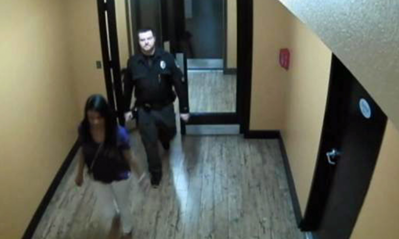 Sasha Samsudean và Steven Duxbury trong một đoạn camera an ninh.
