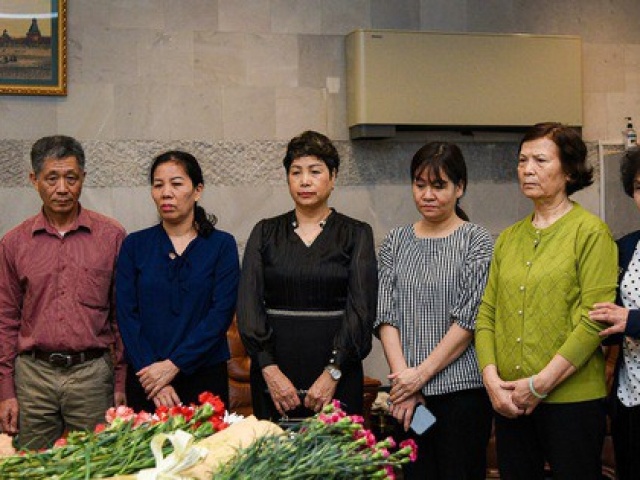 Tin tức trong ngày - Phó Thủ tướng Trần Hồng Hà tới Đại sứ quán Nga tưởng nhớ nạn nhân vụ khủng bố