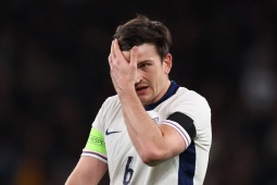 Maguire bất ngờ dính chấn thương, MU âu lo trước ngày đấu Chelsea và Liverpool