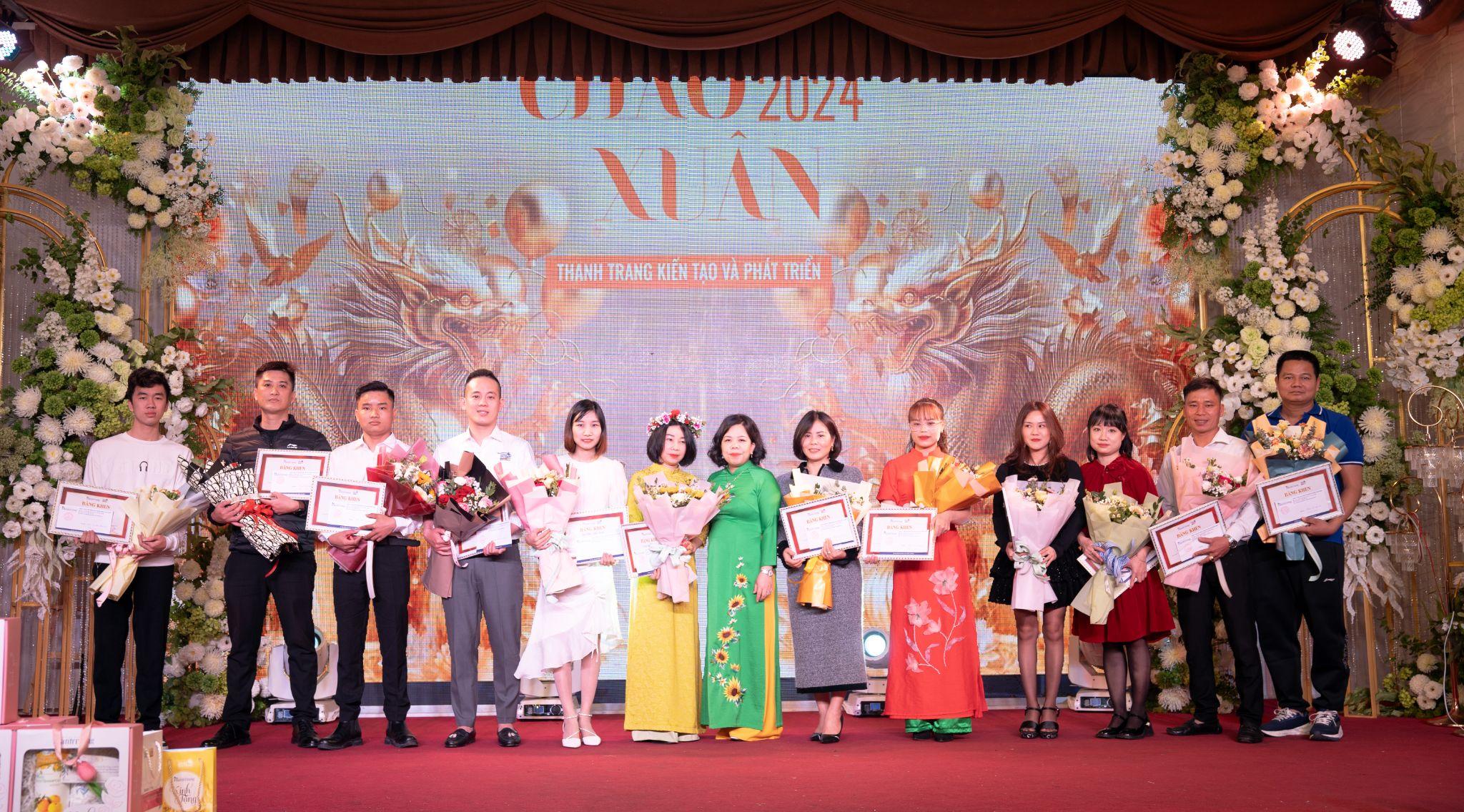 Thanh Trang vinh danh những nhân sự xuất sắc trong năm 2023.