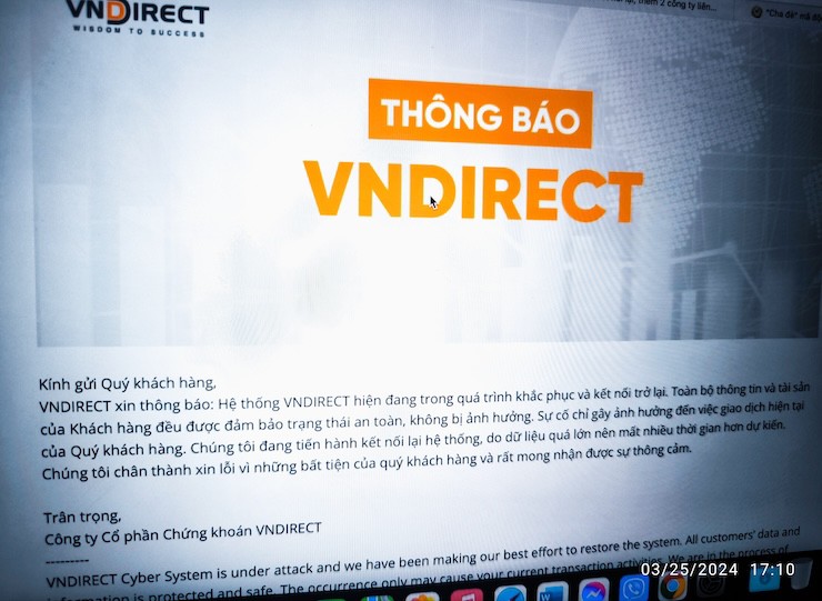 Thông báo trên trang chủ của&nbsp;VNDirect lúc 17h10 chiều 25/3. (Ảnh chụp màn hình)
