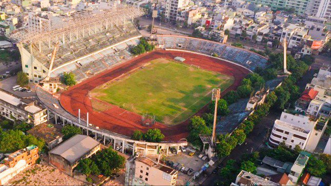 Sân vận động Chi Lăng bỏ hoang giữa trung tâm Đà Nẵng. Ảnh: Nguyễn Thành