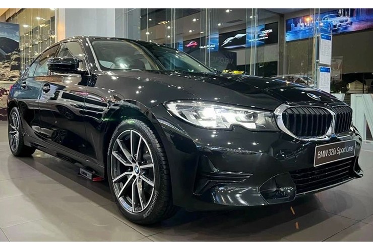 BMW 3-Series giảm giá để cạnh tranh với đối thủ khác - 1