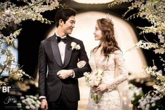 Ảnh&nbsp;cưới của Ahreum và doanh nhân Kim Young Geul