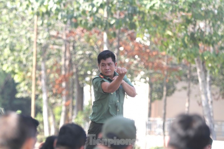 Lực lượng 113 bán chuyên trách này vừa được tỉnh Bình Dương thành lập, đây là mô hình đầu tiên và duy nhất hiện nay trên cả nước. Lực lượng này không thuộc biên chế của ngành công an mà do UBND các huyện, thị xã, thành phố trực thuộc tỉnh Bình Dương bố trí số lượng theo nhu cầu, dùng ngân sách địa phương để trả lương, trợ cấp.