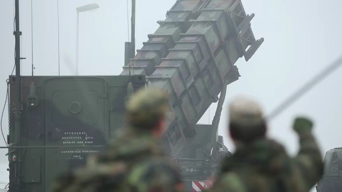 Thứ trưởng Ngoại giao Ba Lan Andrzej Shejna nói NATO đang cân nhắc bắn hạ tên lửa Nga gần biên giới NATO. Ảnh: GETTY IMAGES 