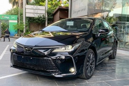 Chọn Toyota Altis hay Hyundai Elantra khi tài chính không nhiều?