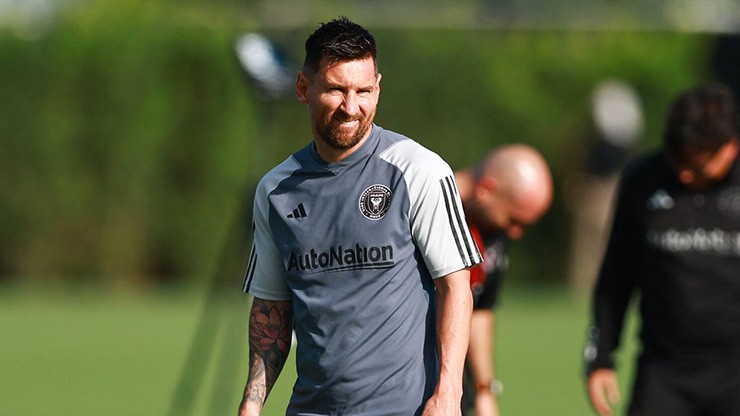 Messi sắp tái xuất