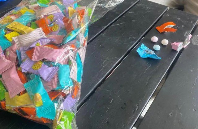 Kẹo dạng viên khiến 15 học sinh bị ngộ độc. Ảnh: V.T