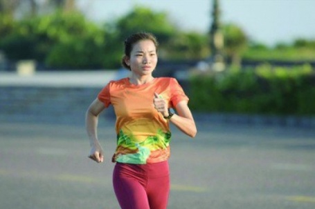 Tiền Phong Marathon 2024: Nguyễn Thị Oanh gặp thách thức lớn