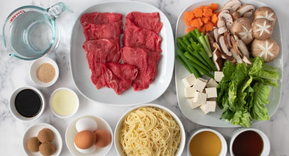 Mách bạn công thức lẩu bò kiểu Nhật ăn siêu "cuốn" - 1