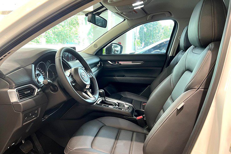 Mazda CX-5 giá từ 759 triệu đồng: SUV phân khúc C hút gia đình trẻ - 8