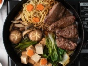 Ẩm thực - Mách bạn công thức lẩu bò kiểu Nhật ăn siêu "cuốn"