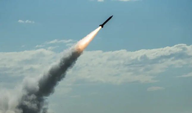 Ukraine tiết lộ hệ thống phòng không có khả năng bắn hạ tên lửa siêu thanh Nga - 1