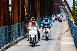 Tin tức trong ngày - Thời tiết cuối tuần: Miền Bắc hứng nắng nóng, Nam Bộ nắng nóng diện rộng