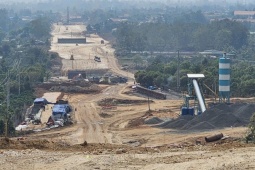 Tin tức trong ngày - Công an thông tin về vụ múc đất cao tốc mang đi bán