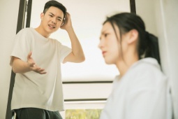 Đàn ông - Ngoài nổi nóng, bốc đồng, đàn ông có 5 đặc điểm này hay bị "vận xui" đeo bám