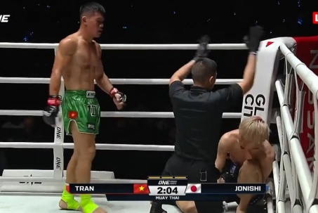 Quốc Tuấn knock-out võ sĩ Muay Nhật Bản, ra mắt ấn tượng siêu giải đấu châu Á