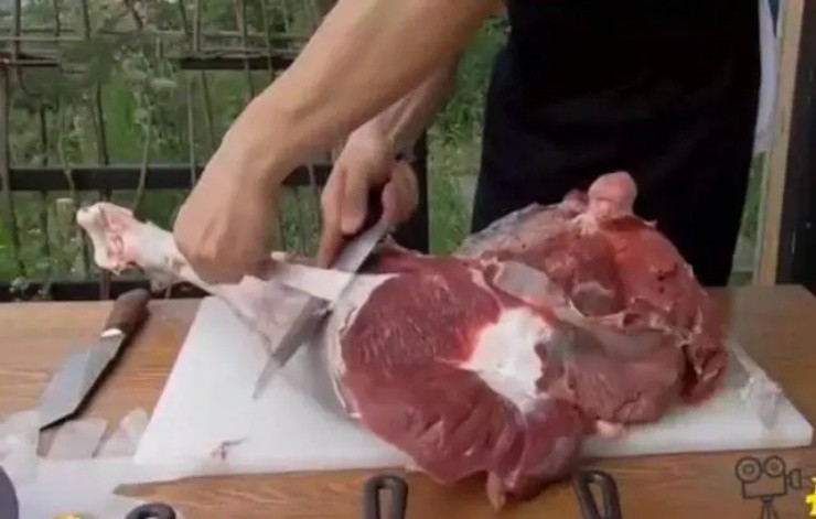 Thành tỉ phú nhờ nuôi loài chim lớn nhất hành tinh - 4