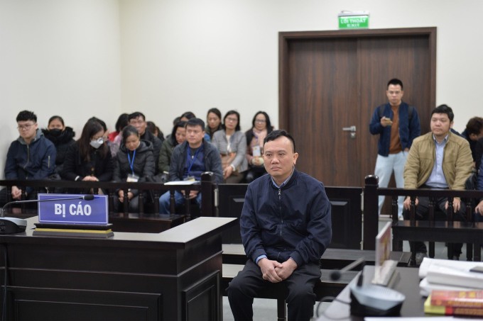 Bị cáo Lê Minh Tuyến tại phòng xét xử trong sáng 29/2. Ảnh: Danh Lam