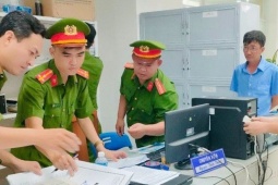 Tin tức trong ngày - Vụ giám đốc trung tâm quỹ đất ở An Giang tự tử: Khởi tố hai cán bộ liên quan sai phạm đất đai