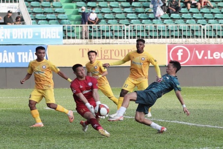 Video bóng đá HAGL - Khánh Hòa: "Chung kết ngược" căng thẳng, cay đắng phút 90+2 (V-League)