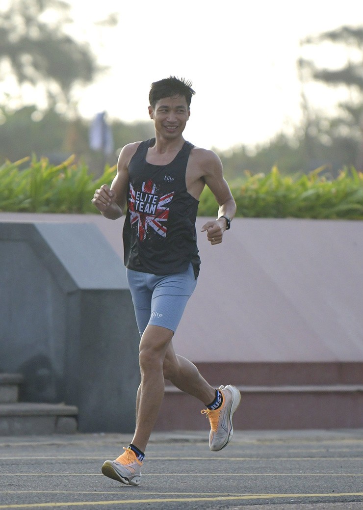 Dàn sao đội tuyển điền kinh chờ "săn" kỷ lục ở giải marathon quốc gia 2024 - 12