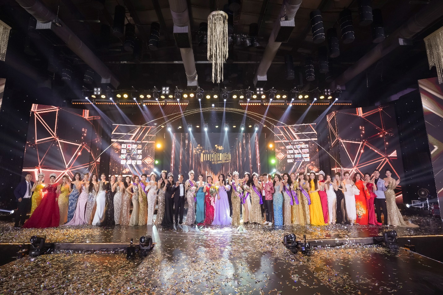Mãn nhãn đêm chung kết Hoa hậu Doanh nhân Siêu Quốc Gia 2024 - 1