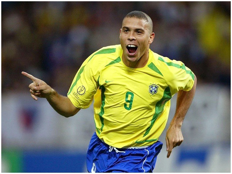 Ronaldo béo là huyền thoại bóng đá nổi tiếng.