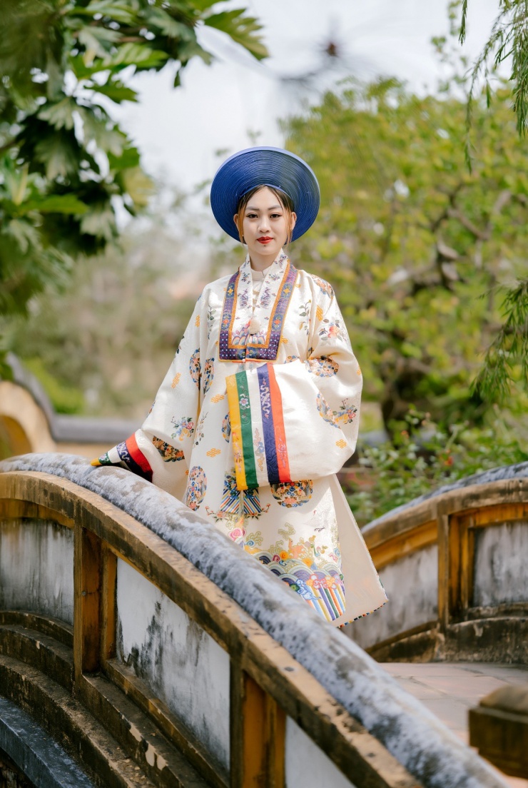 Trải nghiệm mặc cổ phục chính là động lực thôi thúc du khách đến với xứ Huế.