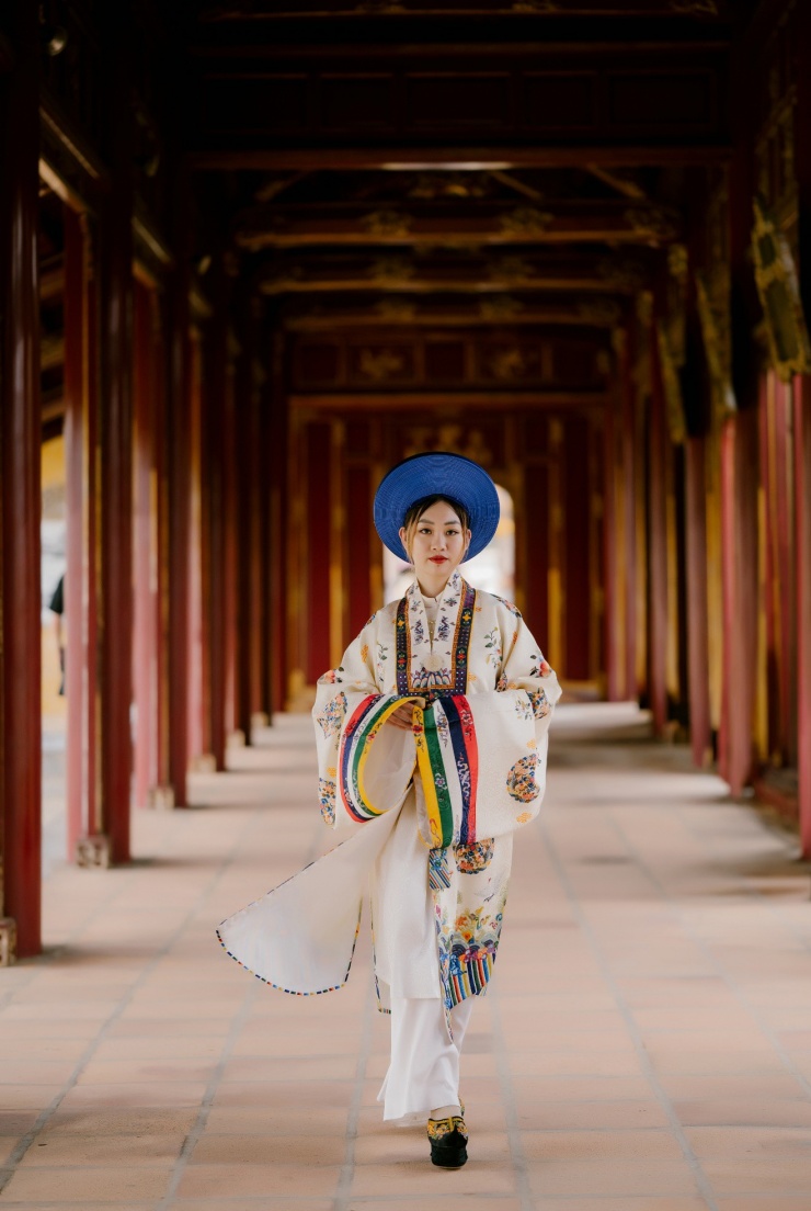 Trải nghiệm cổ phục duyên dáng cùng những điểm đến ấn tượng - 7