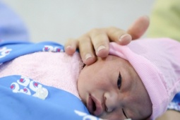 Những công dân ra đời lúc 0h ngày đầu tiên của năm 2025