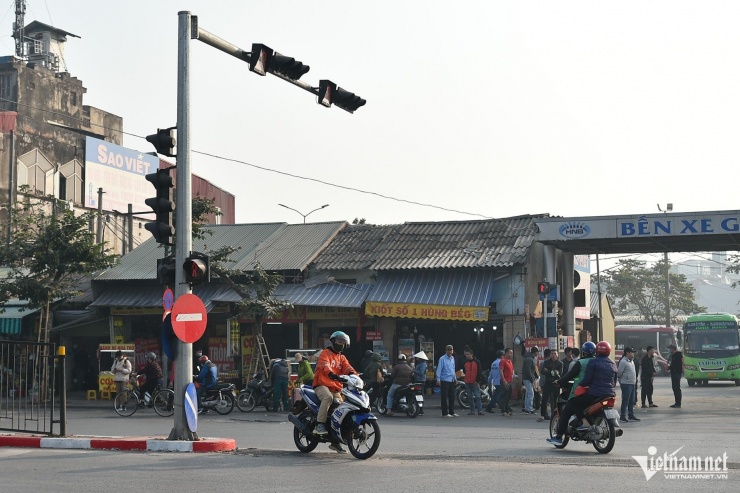 Ngày thứ 2 thực hiện Nghị định 168 tại Hà Nội: Hối tiếc vì vượt đèn đỏ - 4