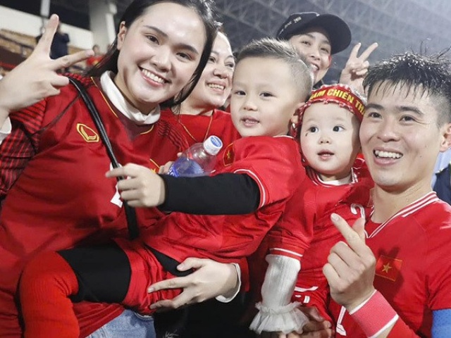 Vợ Duy Mạnh, Quang Hải sang Thái Lan cổ vũ tuyển Việt Nam