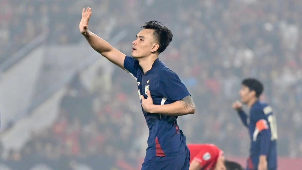 Người Thái hạ quyết tâm cao ở cuộc tái đấu trên sân Rajamangala đêm 5-1. Ảnh: AP.