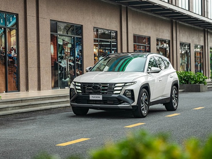 Giá xe Hyundai Tucson niêm yết và lăn bánh tháng 1/2025