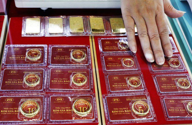 Giá vàng nhẫn bất ngờ giảm.