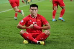 Tuấn Hải thoát thẻ đỏ, ghi bàn làm câm lặng Rajamangala ở chung kết AFF Cup