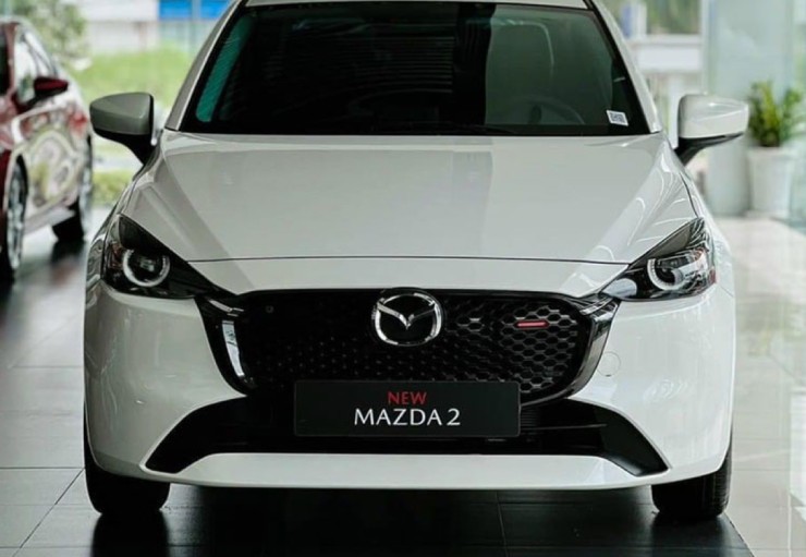 Tầm giá từ hơn 400 triệu đồng, nên chọn Mazda2 hay Hyundai Accent? - 1