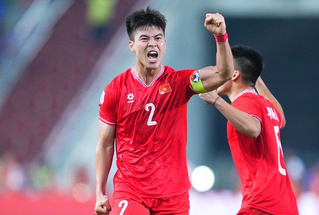 Truyền thông Đông Nam Á ngả mũ thán phục tinh thần 'vượt nghịch cảnh' của tuyển Việt Nam - 1