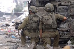 Thế giới - Đang đi du lịch, binh sĩ Israel bất ngờ chạy trốn giữa đêm khỏi Brazil