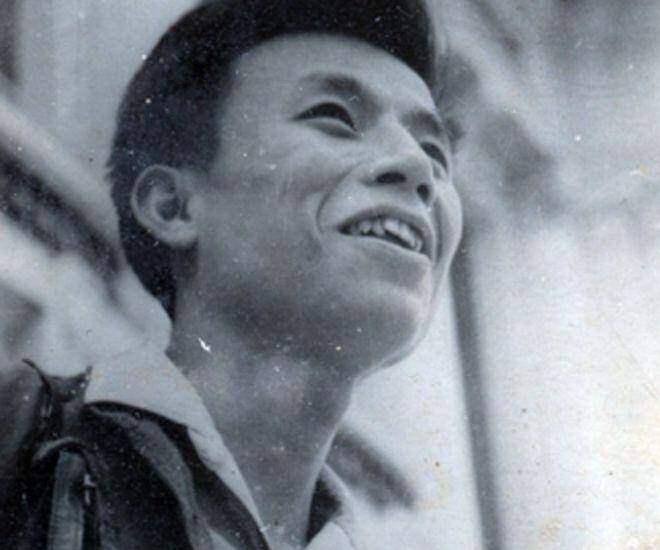 Nghệ sĩ Văn Hiệp khi còn trẻ có gương mặt&nbsp;sáng nhưng vẫn&nbsp;tự thấy mình "xấu giai".