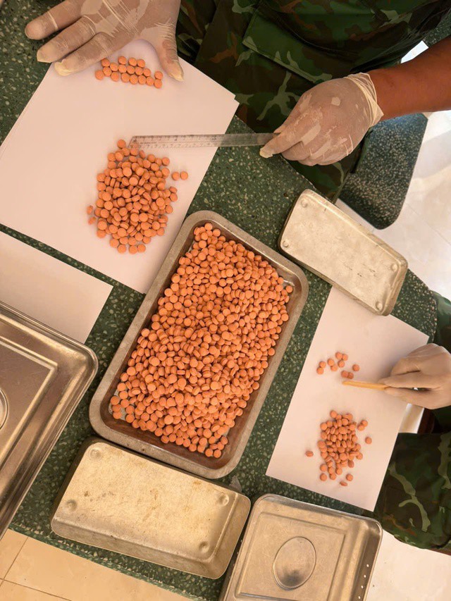 VIDEO: Bắt giữ đối tượng Hoàng Duy Quang ngay cửa khẩu với Campuchia - 1