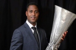 Fan Indonesia "cà khịa" video giới thiệu Kluivert: HLV toàn cảnh ghi bàn