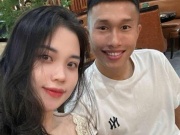 Bạn trẻ - Cuộc sống - Trên sân ở Thái Lan, câu nói của cầu thủ Doãn Ngọc Tân khiến vợ rơi nước mắt