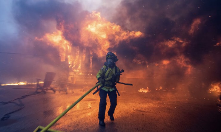 Kinh đô điện ảnh Hollywood chìm trong cháy rừng, biệt thự của nhiều ngôi sao cháy rụi - 1